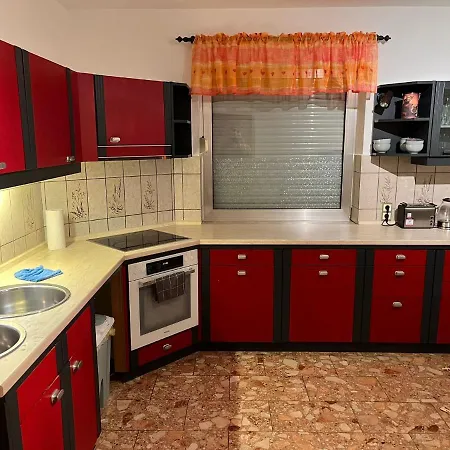 Hébergement de vacances International 2 *